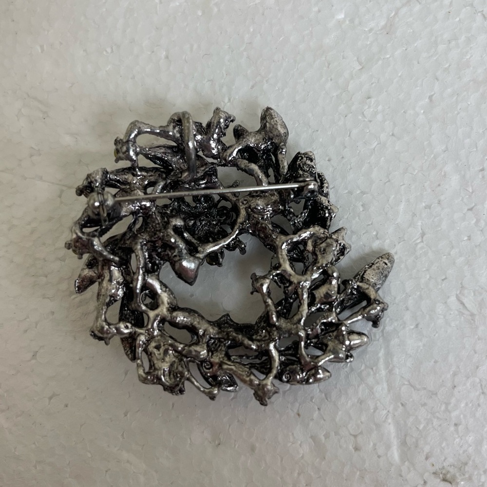 Vintage Black and Silver Ornate Rhinestone Brooch - Picture 2 of 4